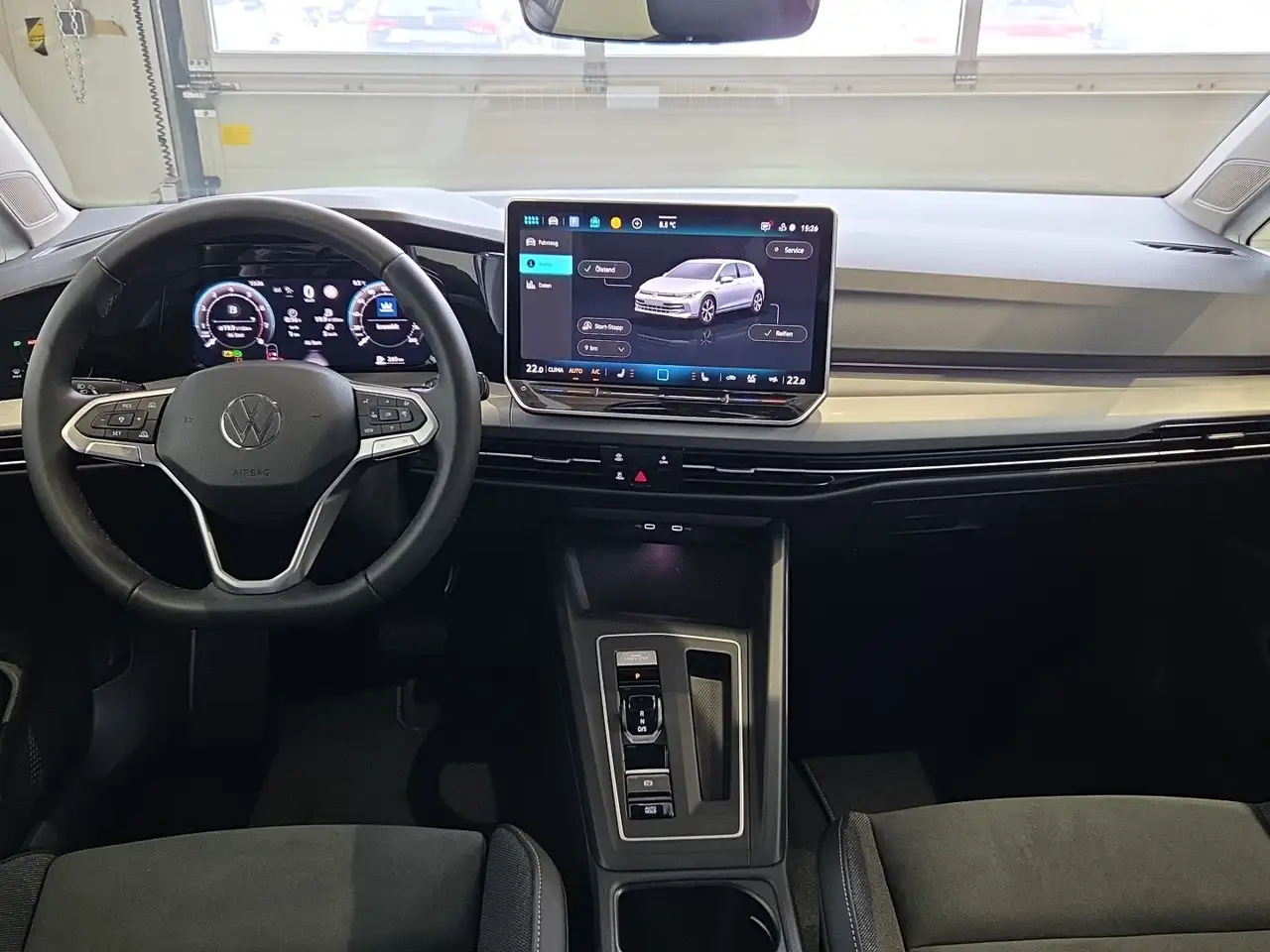 Volkswagen Golf Rabbit mHEV DSG 10