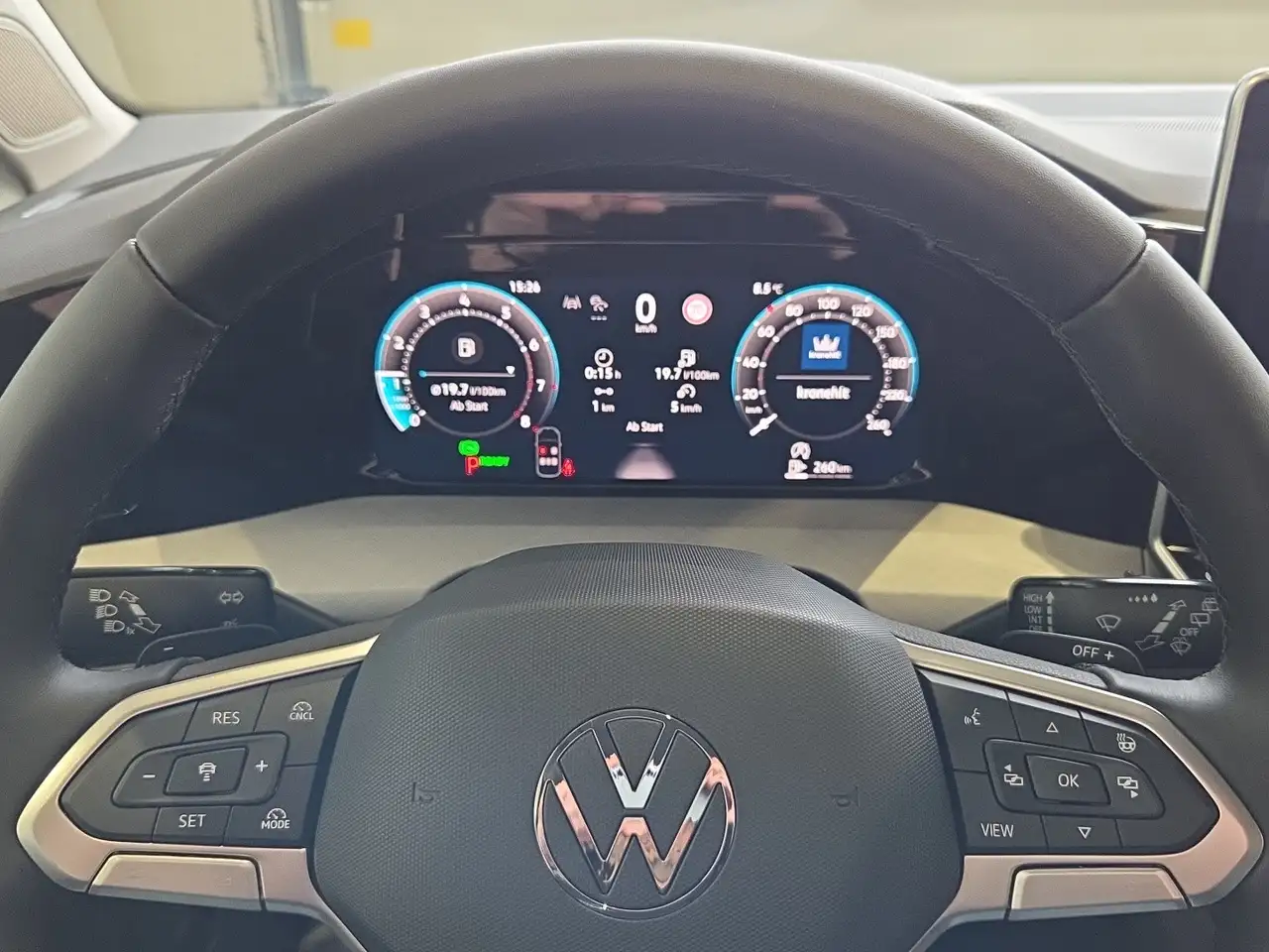 Volkswagen Golf Rabbit mHEV DSG 9