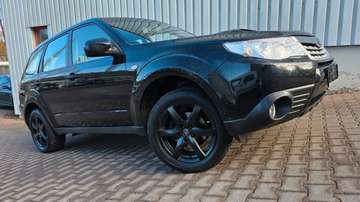 2.0+TÜV+4X4+GARANTIE+NAVI+SITZ+ANHÄNGER