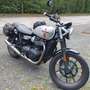 Triumph Street Twin 900 Modell 2016 (Frauen-Motorrad) Срібний - thumbnail 1