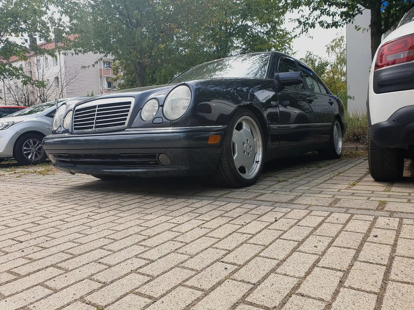 Mercedes-Benz E 280 Elegance/ AMG Paket/ VOLLAUSSTATTUNG Azul - 2