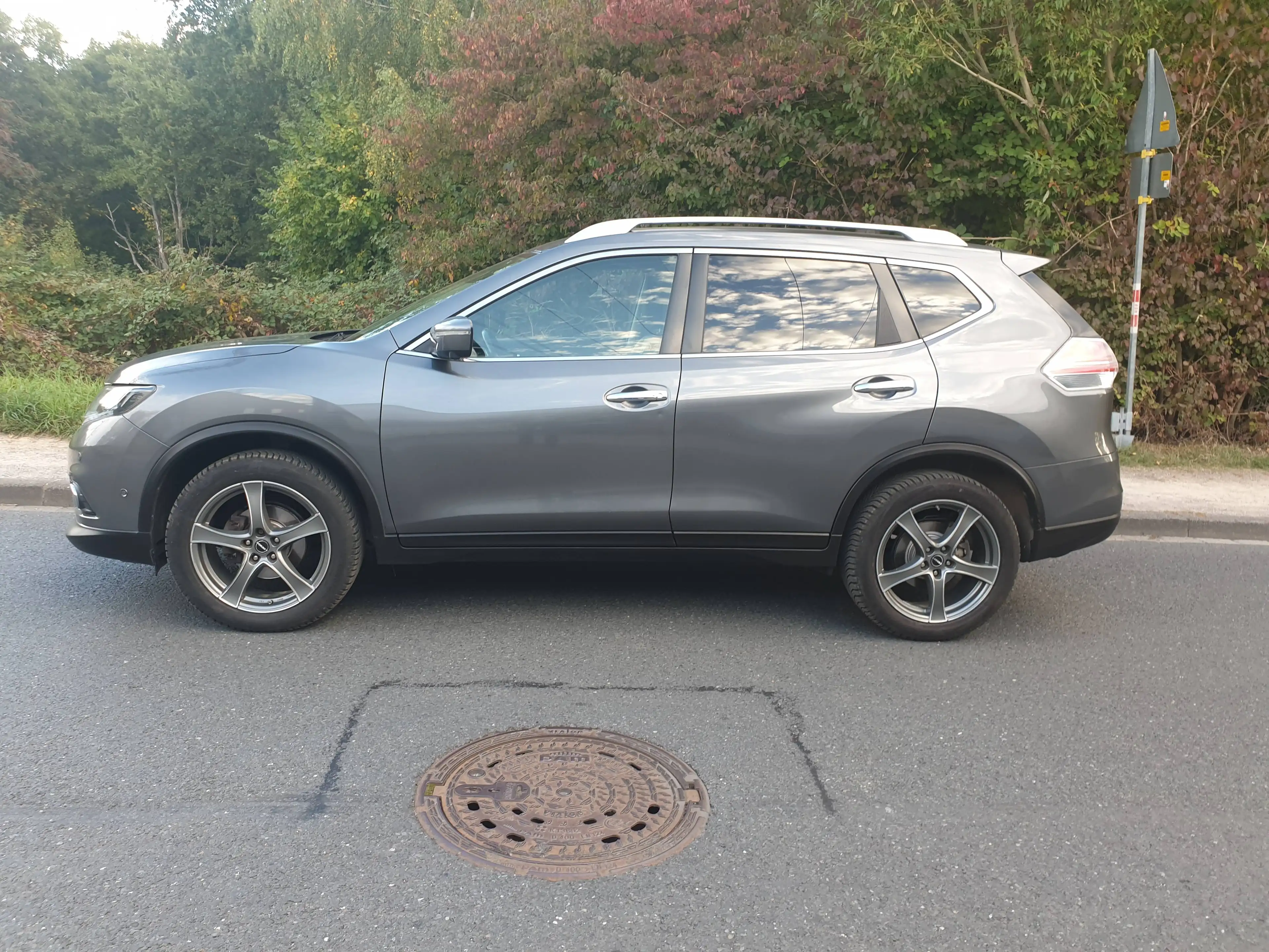 Nissan X-Trail X-Trail 1.6 Tekna, NAVI, KAM 360, 1-HAND, LEDER, PANORAMADACH, TÜV/AU NEU — photo 2