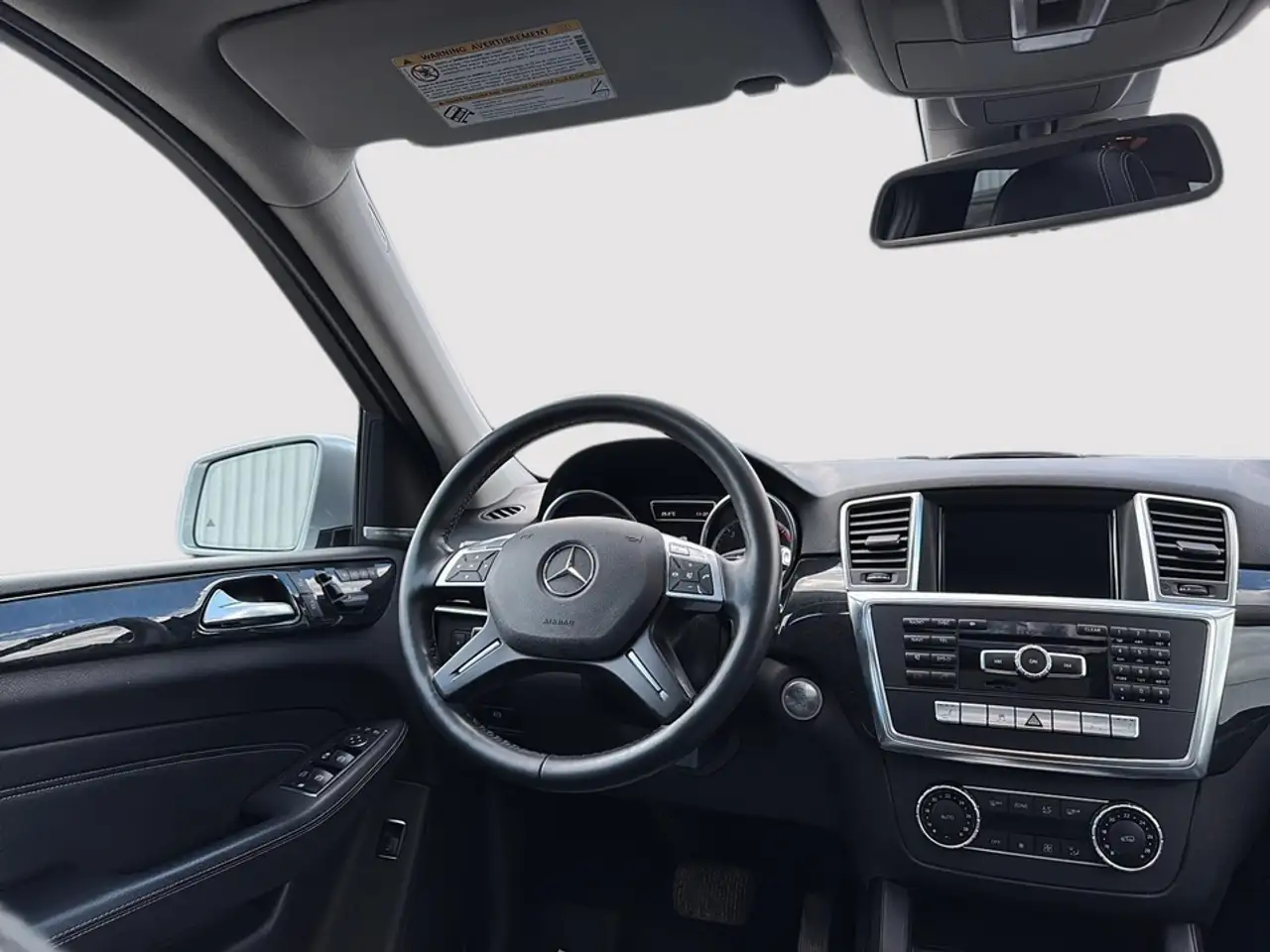 Mercedes-Benz M-Class снимка Mercedes-Benz M-Class