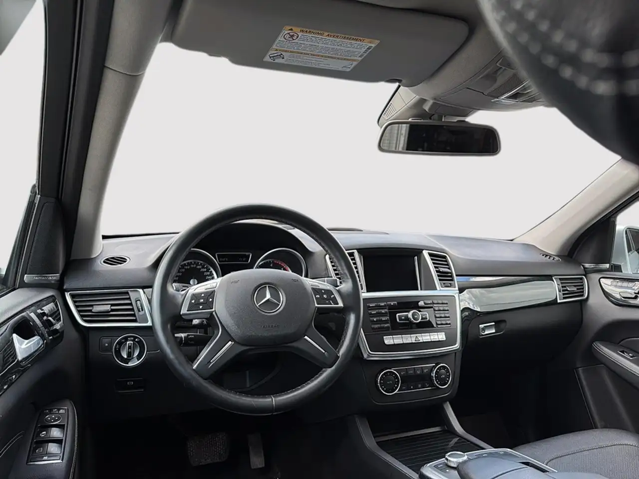 Mercedes-Benz M-Class снимка Mercedes-Benz M-Class