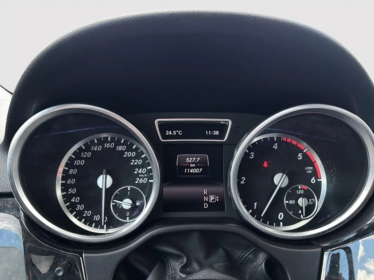 Mercedes-Benz M-Class снимка Mercedes-Benz M-Class