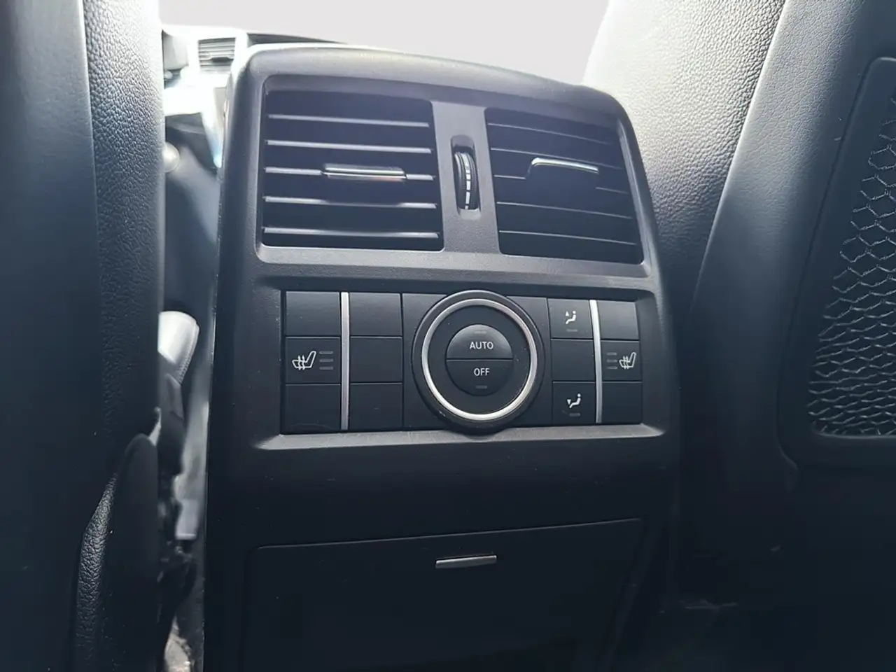 Mercedes-Benz M-Class снимка Mercedes-Benz M-Class