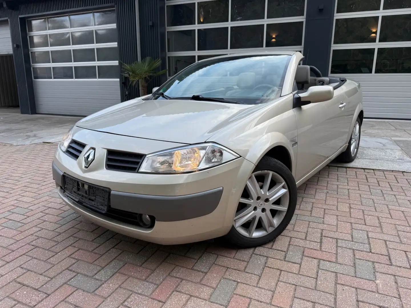 Renault Megane II  Cabrio Privilege Tüv 09.26 Beige - 1