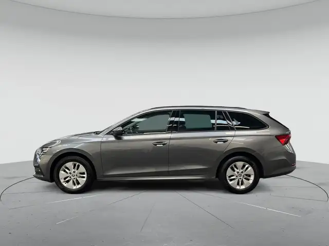 Skoda Octavia view 3