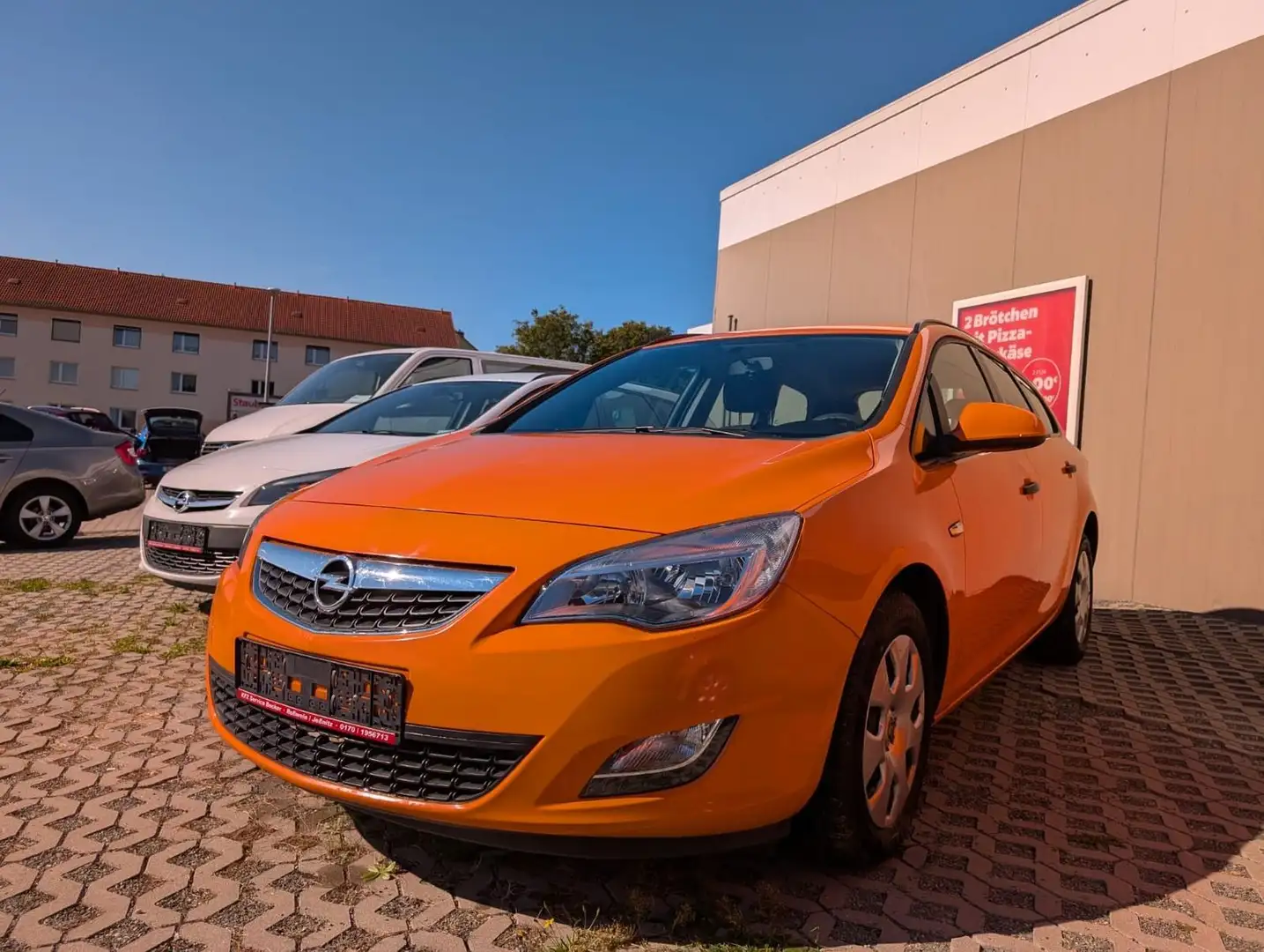 Opel Astra J Sports Tourer Selection Behördenfhz Orange - 1