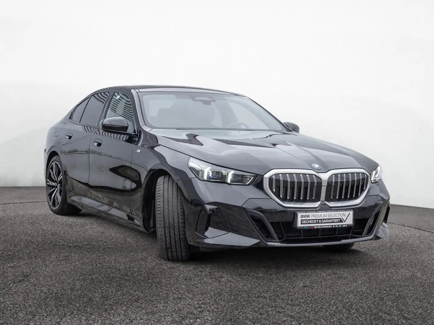 BMW 550 e xDrive M-Sport PANO+B&W+360+KAM+HUD+ACC Schwarz - 2
