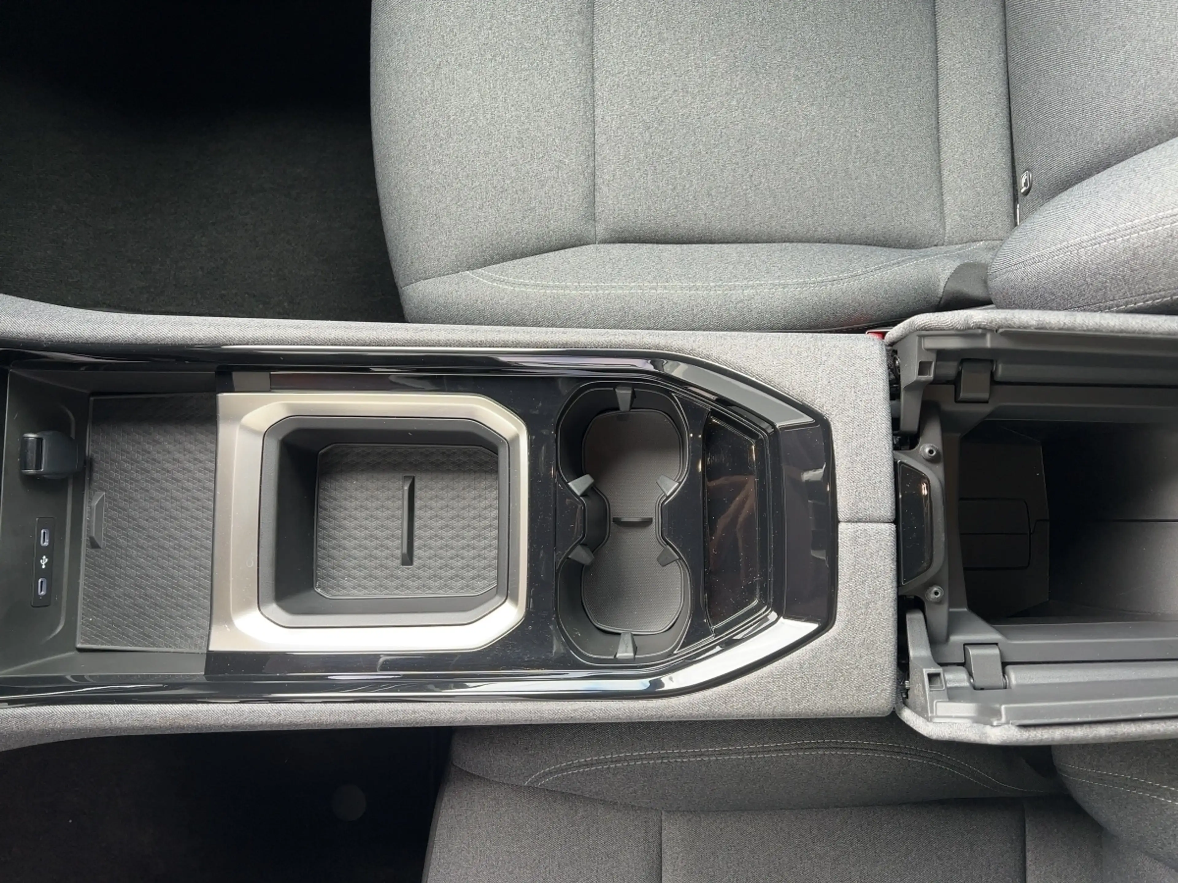 Renault Austral 1.3 TCe 160 Mild-Hybrid Evolution — photo 15