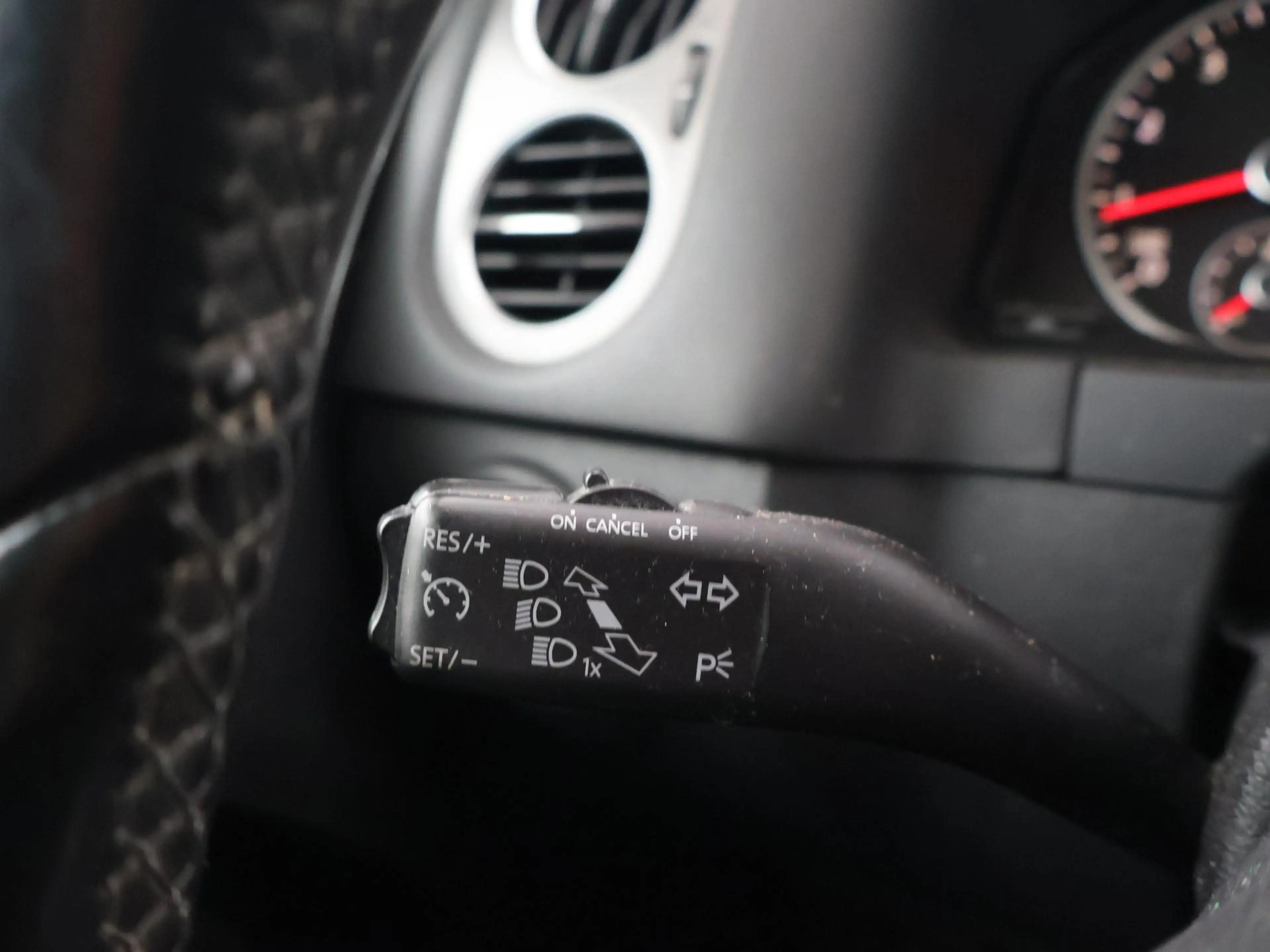 Volkswagen Tiguan 2.0 TSI 170 PK SPORT&STYLE 4MOTION AUT. + CARPLAY — photo 23