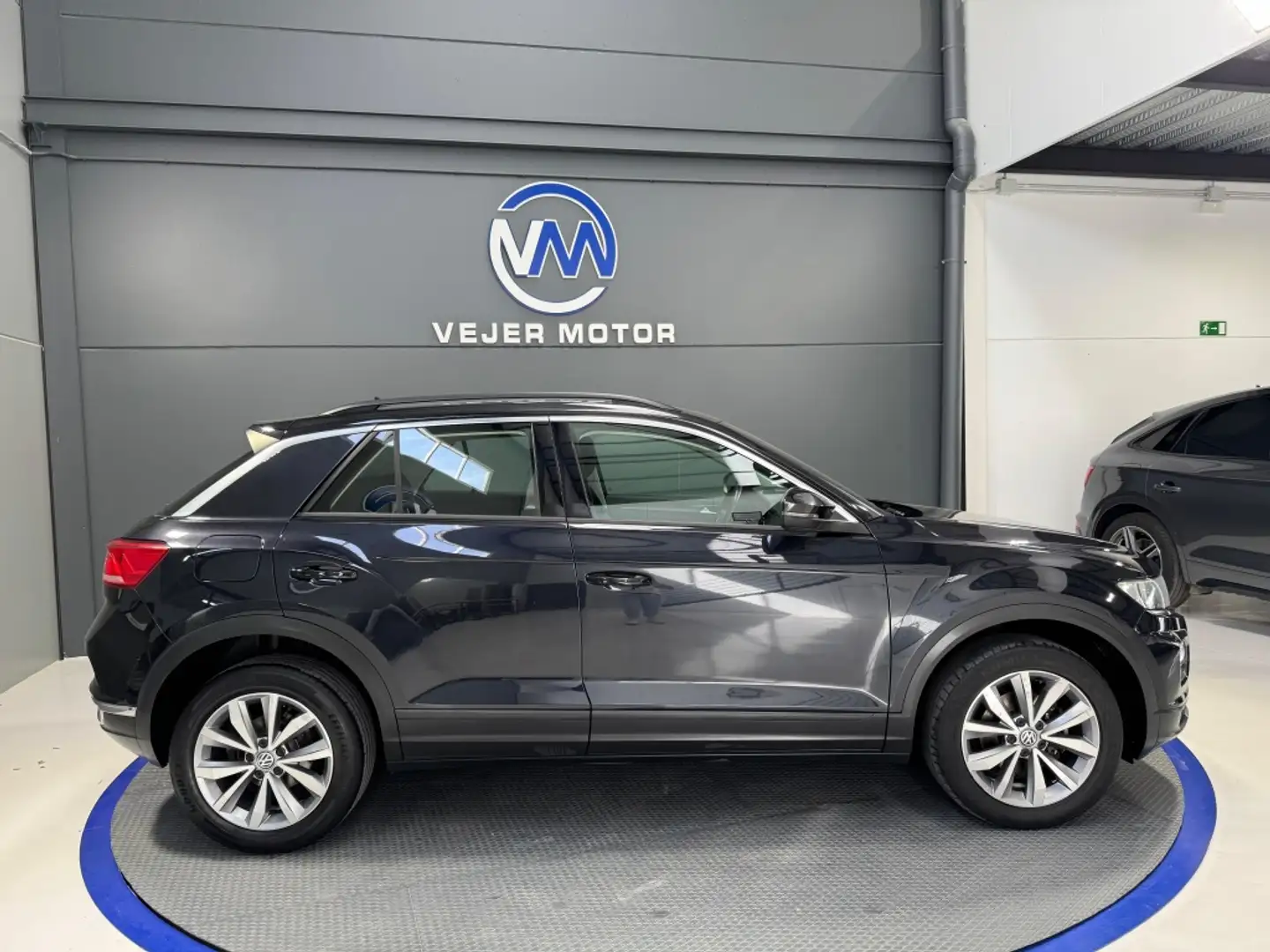 Volkswagen T-Roc 1.0 TSI Advance Negro - 2