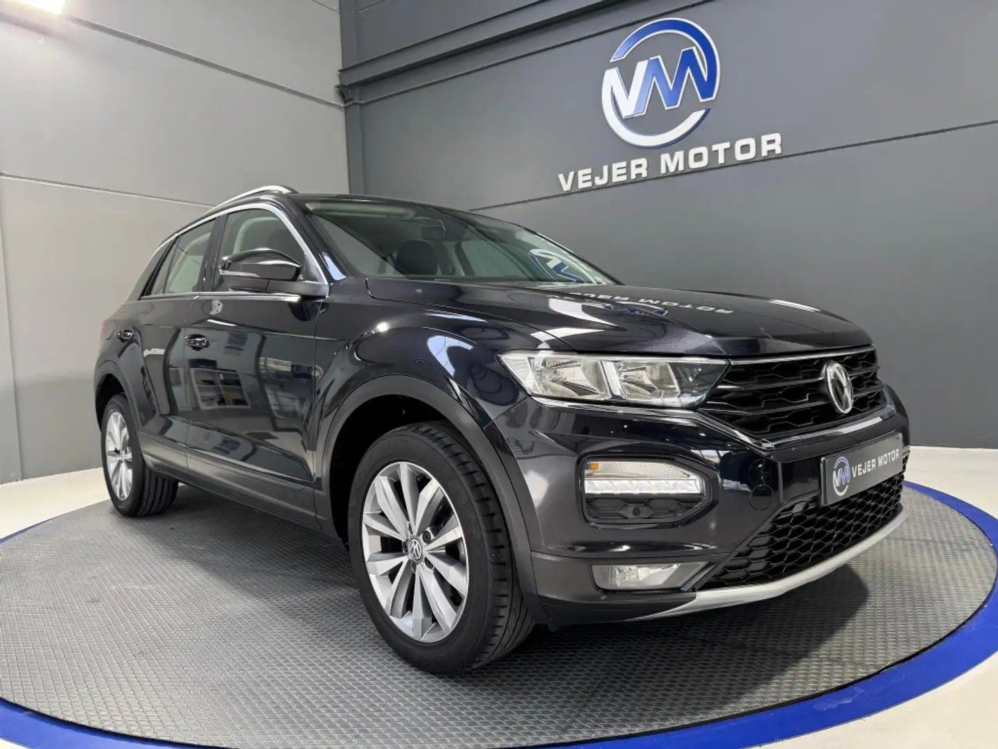 Volkswagen T-Roc 1.0 TSI Advance Negro - 1