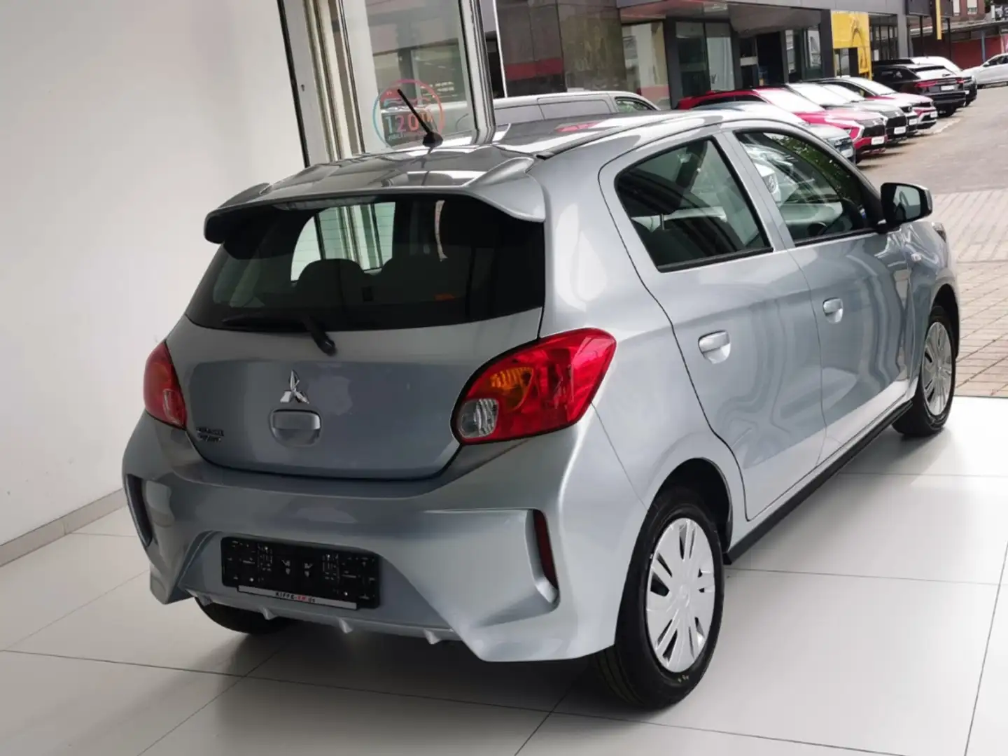 Mitsubishi Space Star Select 1.2 Klima Radio Freisprechein. Silber - 2