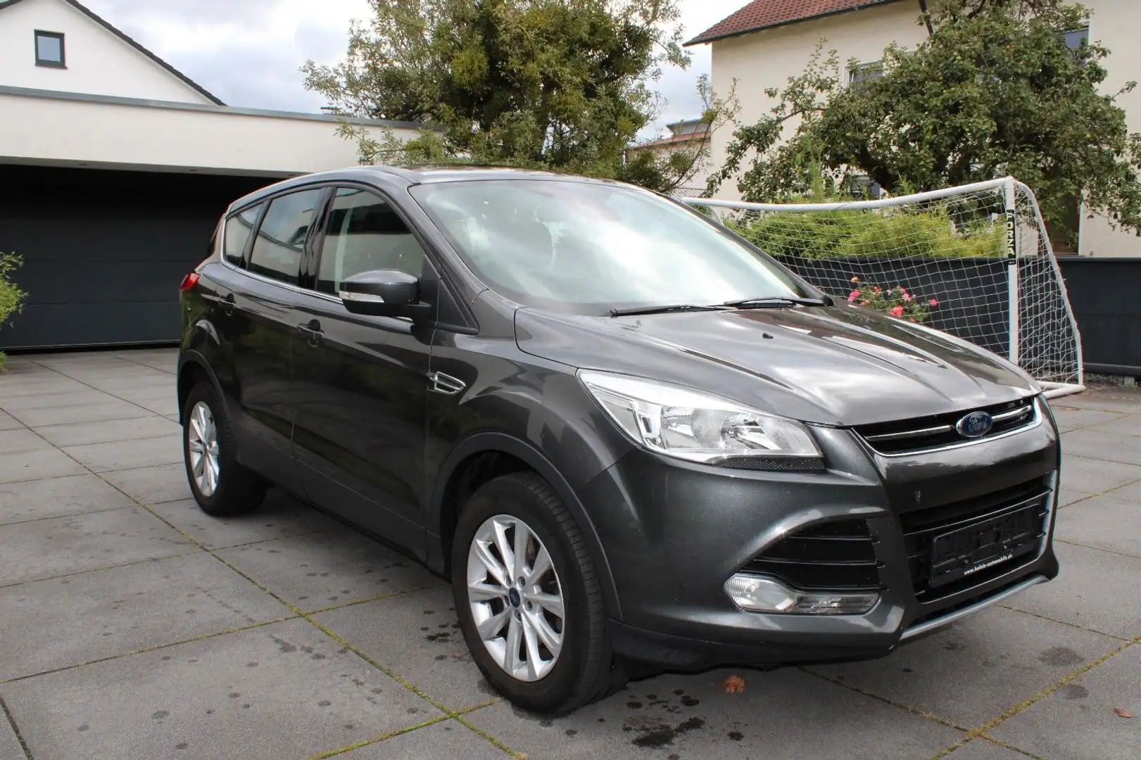 Ford Kuga Titanium **PANO/LEDER** Grau - 2