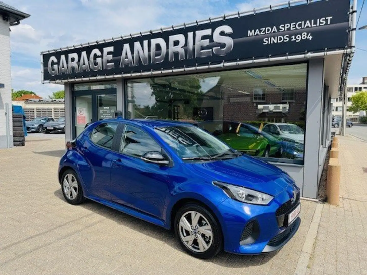 Mazda 2 Hybrid 1.5i VVT-i E-CVT Exclusive-Line Bleu - 1