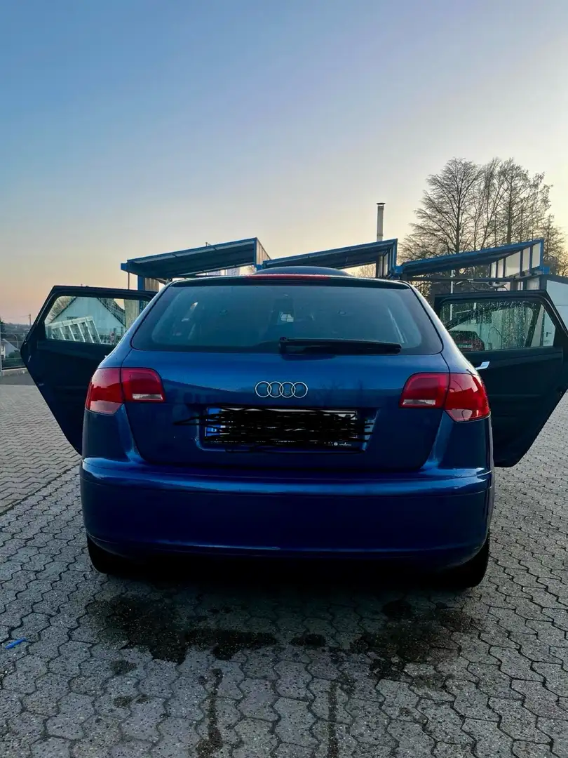 Audi A3 1.8 T Ambiente Blau - 2