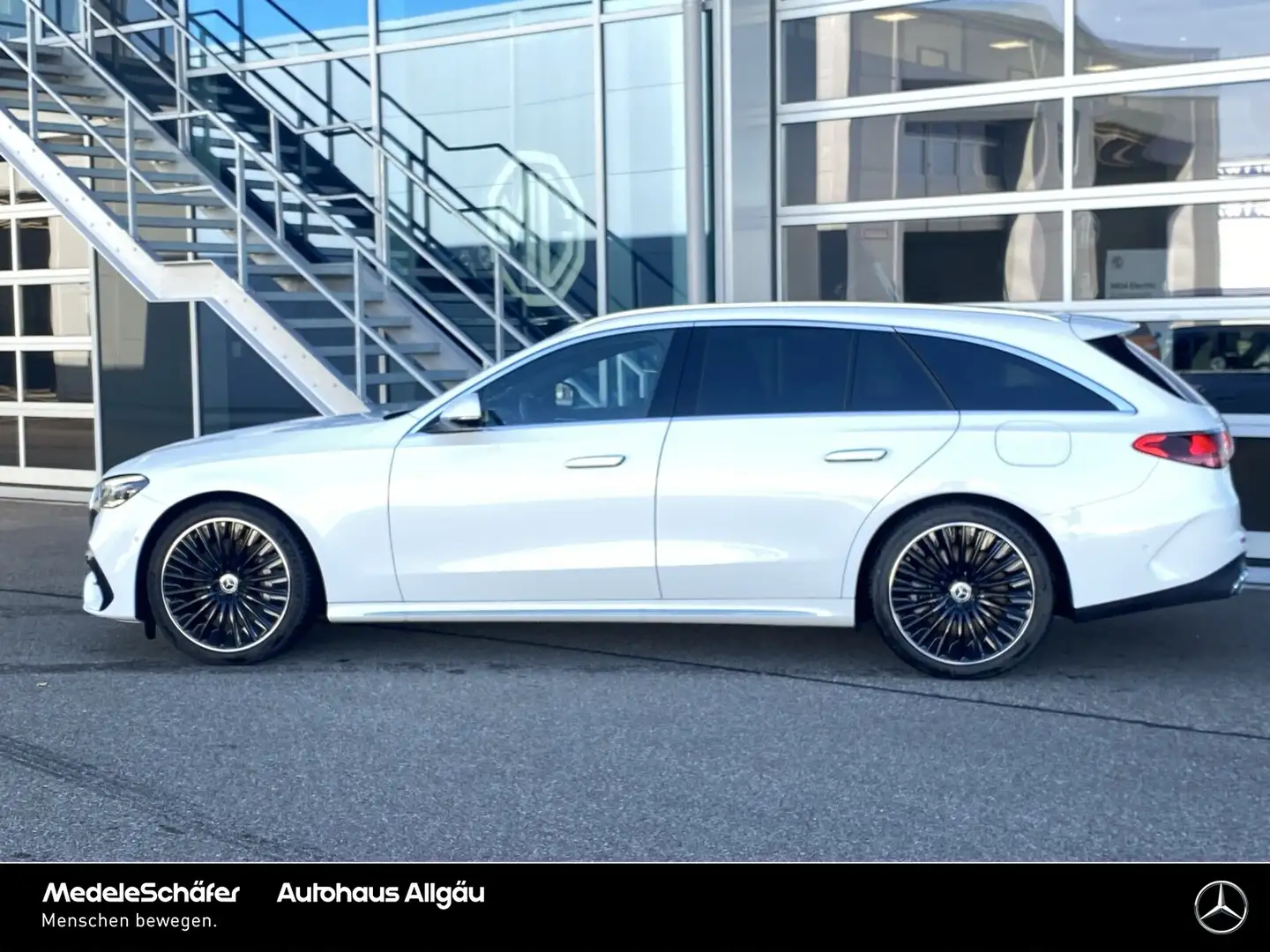Mercedes-Benz E 300 E 300 T de 4M AMG Dis DiLi AHK Pano Bur Mem Keyl Weiß - 2