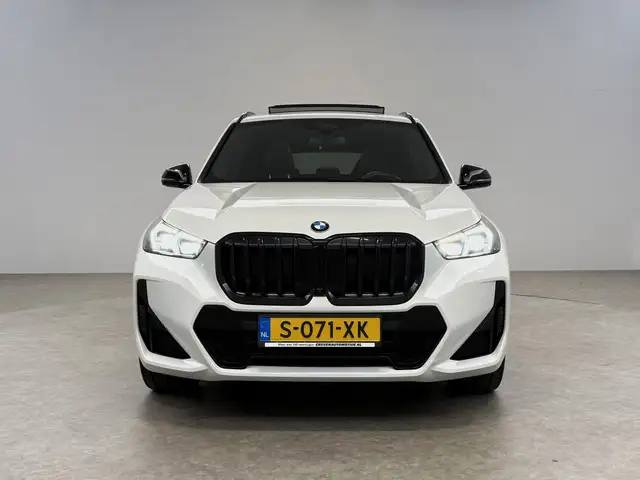 BMW X1 view 8