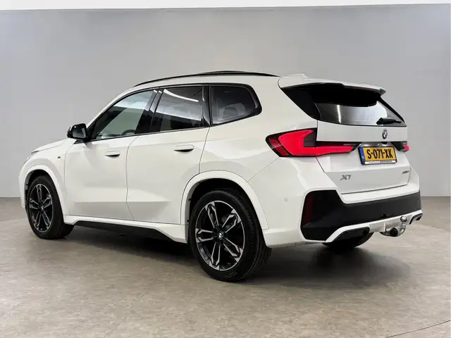 BMW X1 view 3