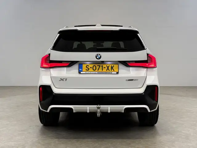 BMW X1 view 9