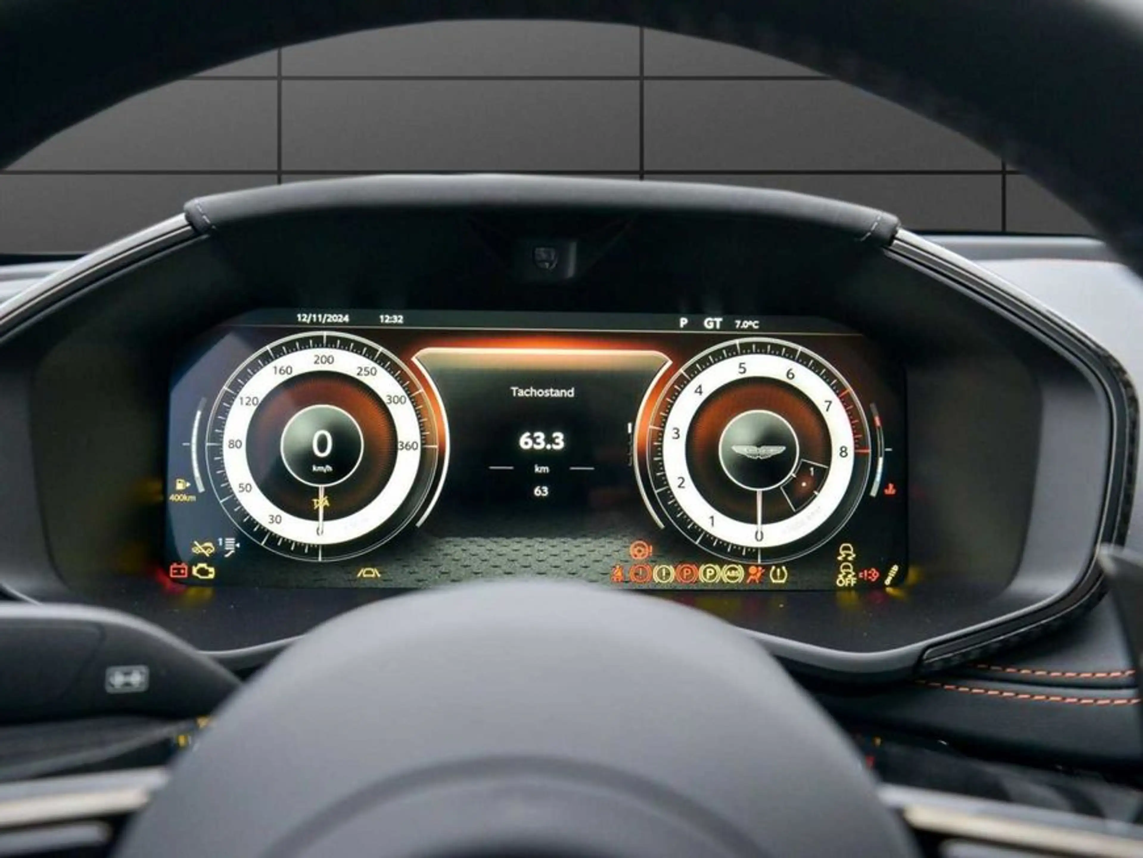 Aston Martin DBX 707 — photo 5