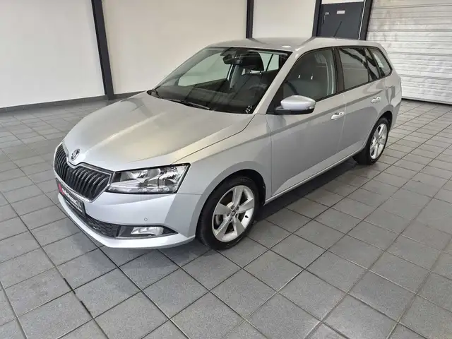 Skoda Fabia view 3