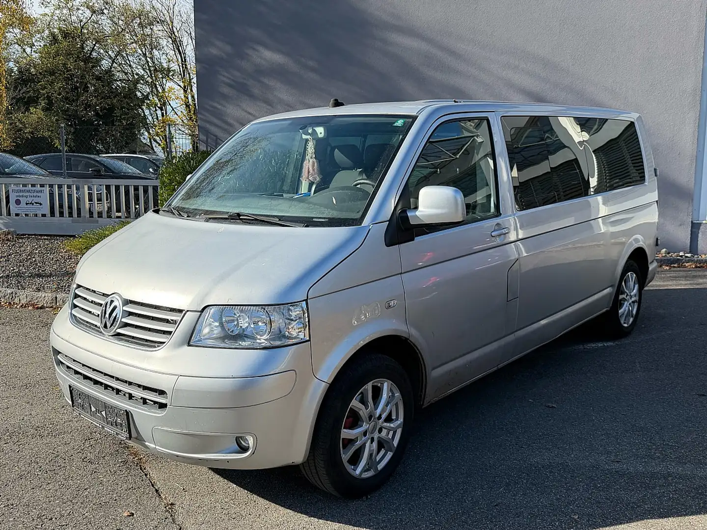 Volkswagen T5 Caravelle T5 2.5 TDi 4 Motion Caravelle LR mit Sperre Gris - 1