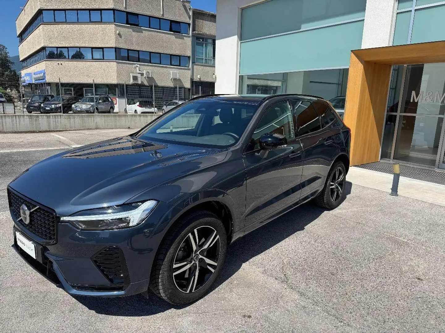 Volvo XC60 D5 AWD Geartronic R-Design Albastru - 2