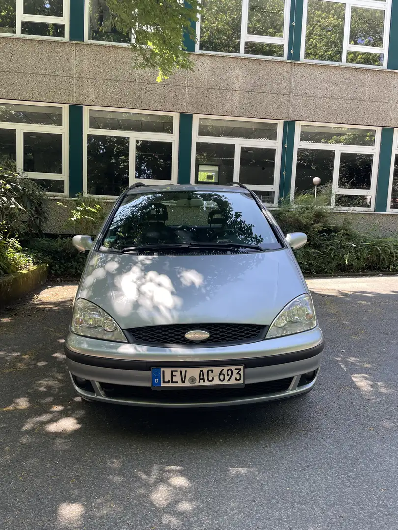 Ford Galaxy Ghia Grau - 2