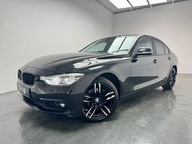 BMW 318 i Advantage 1.5 12V Metallic+NAVI+LED+KLIMA+