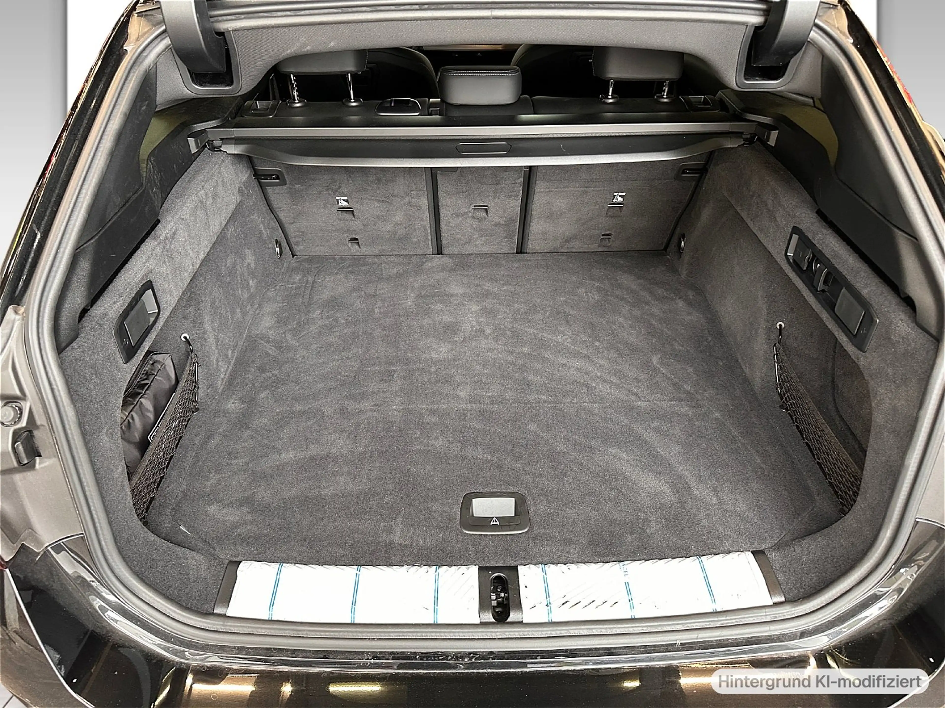 BMW i5 xDrive40 Touring (G61) M Sportpaket Head-Up — photo 6