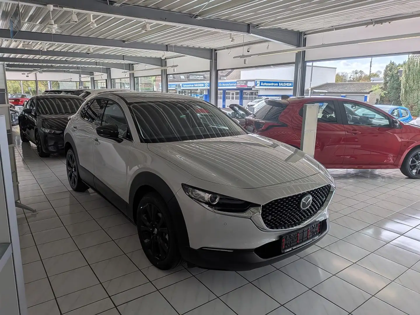 Mazda CX-30 2.5L e-SKYACTIV G 140ps Homura Weiß - 2