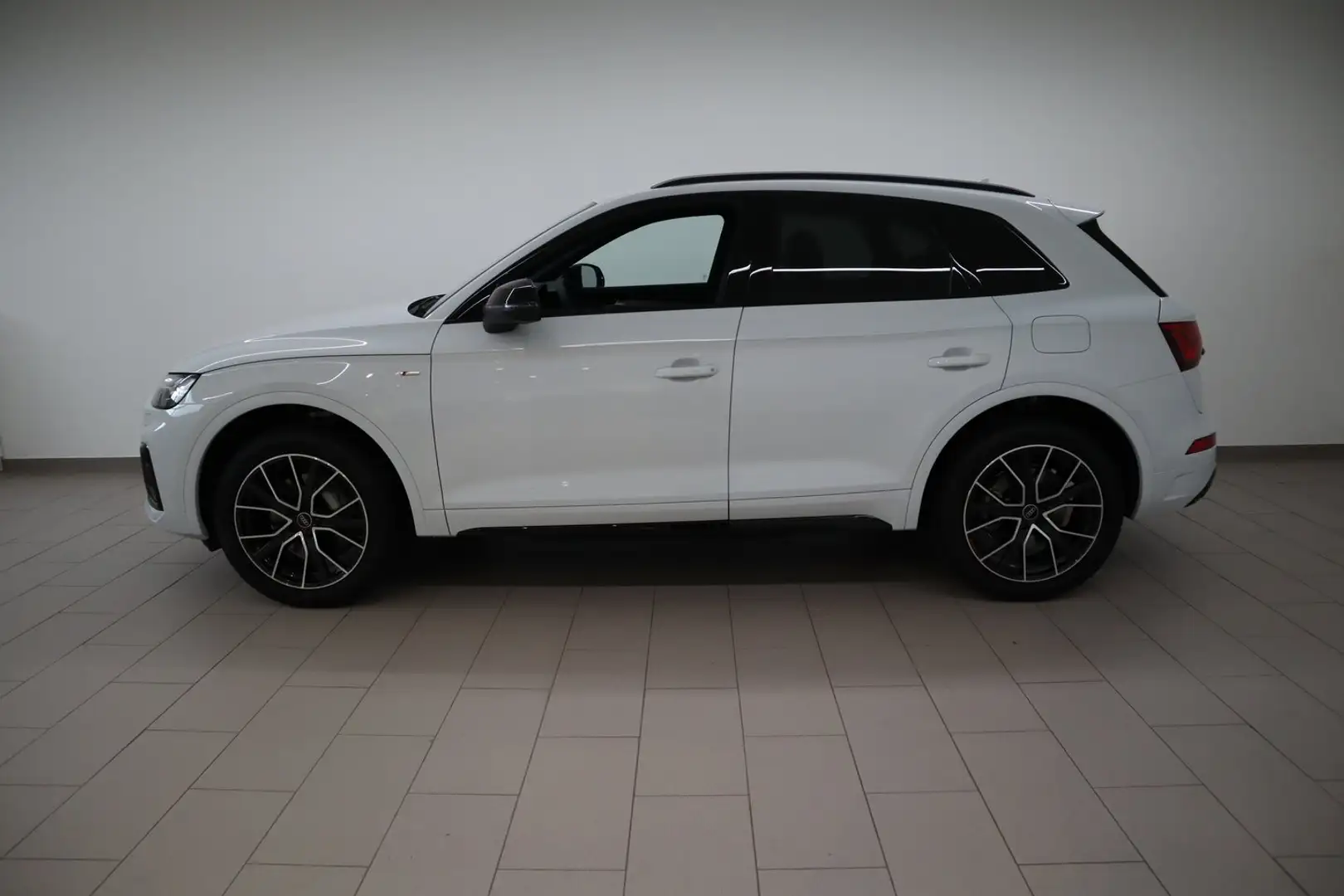 Audi Q5 50 TFSI e quattro S line Weiß - 2