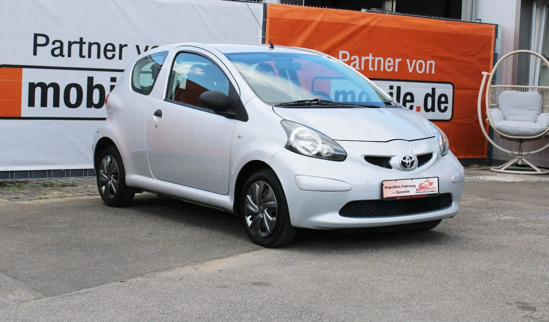 Toyota AYGO *Tüv&Inspektion Neu*  *Allwetterreifen Neu* Silber - 1