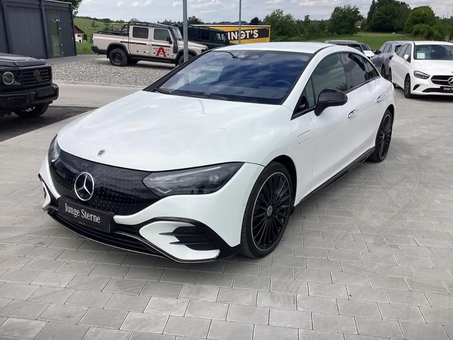 Mercedes-Benz EQE 500 4M AMG+Premium+Airmatic+Night+HUD+Distr. Bílá - 1
