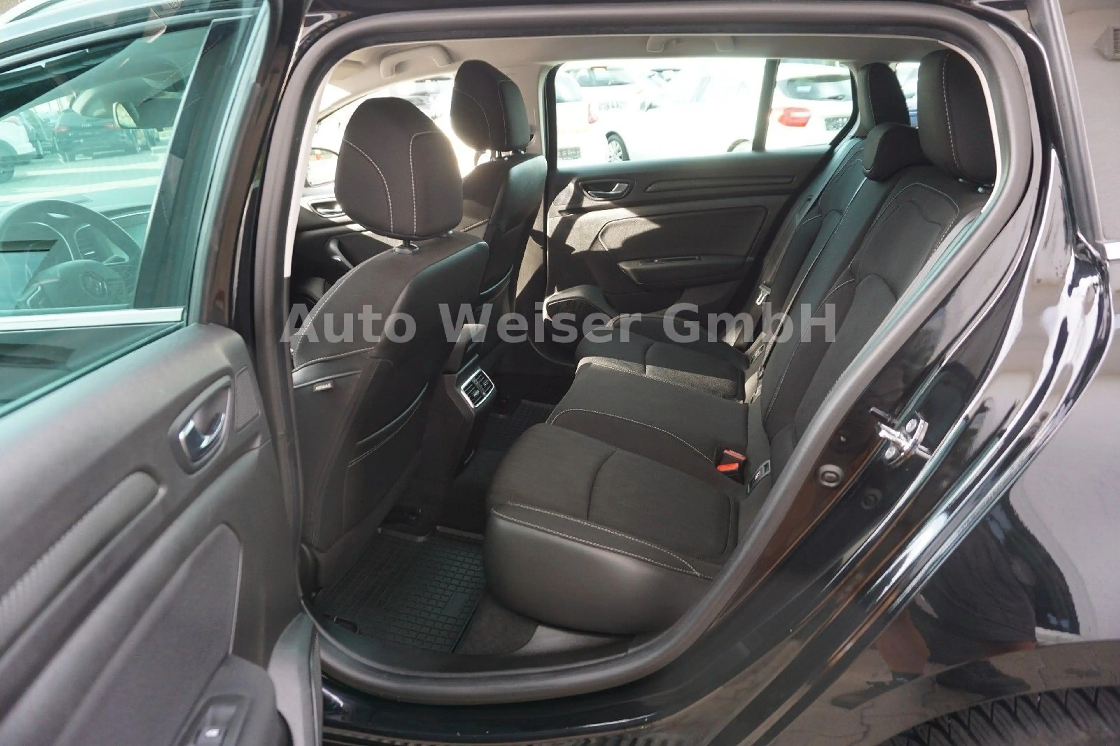 Renault Megane IV Grandtour Limited Navi SHZ PDC — photo 14
