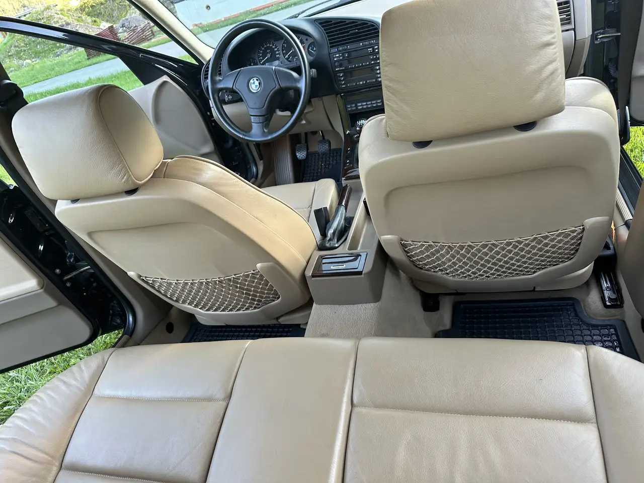 BMW 318 i touring, foto 12