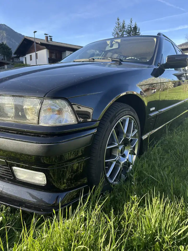 BMW 318 i touring, foto 2