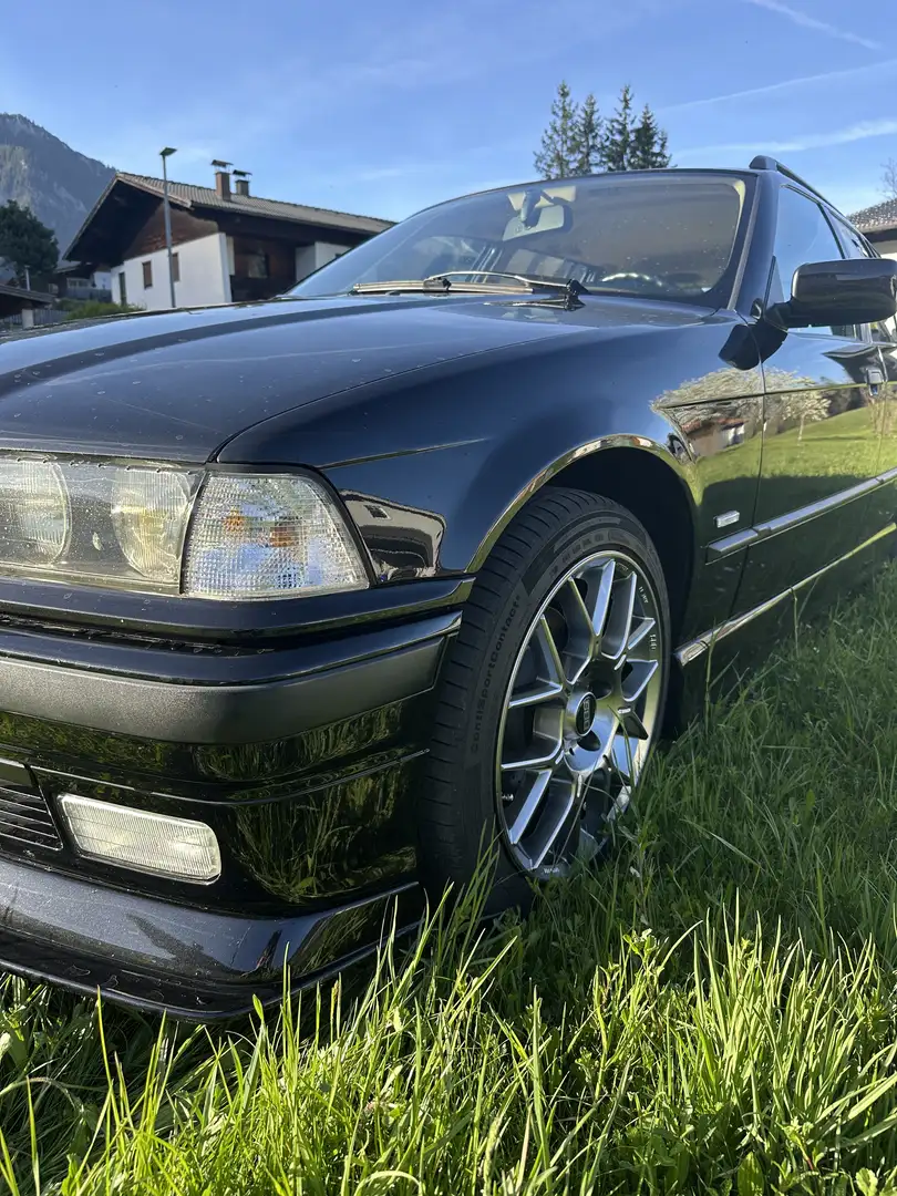 BMW 318 i touring Schwarz - 2