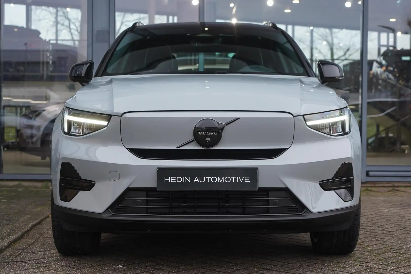 Volvo EX40 Single Motor Ext. Range Ultra Bl. Ed. Eur. 82 kWh - 2