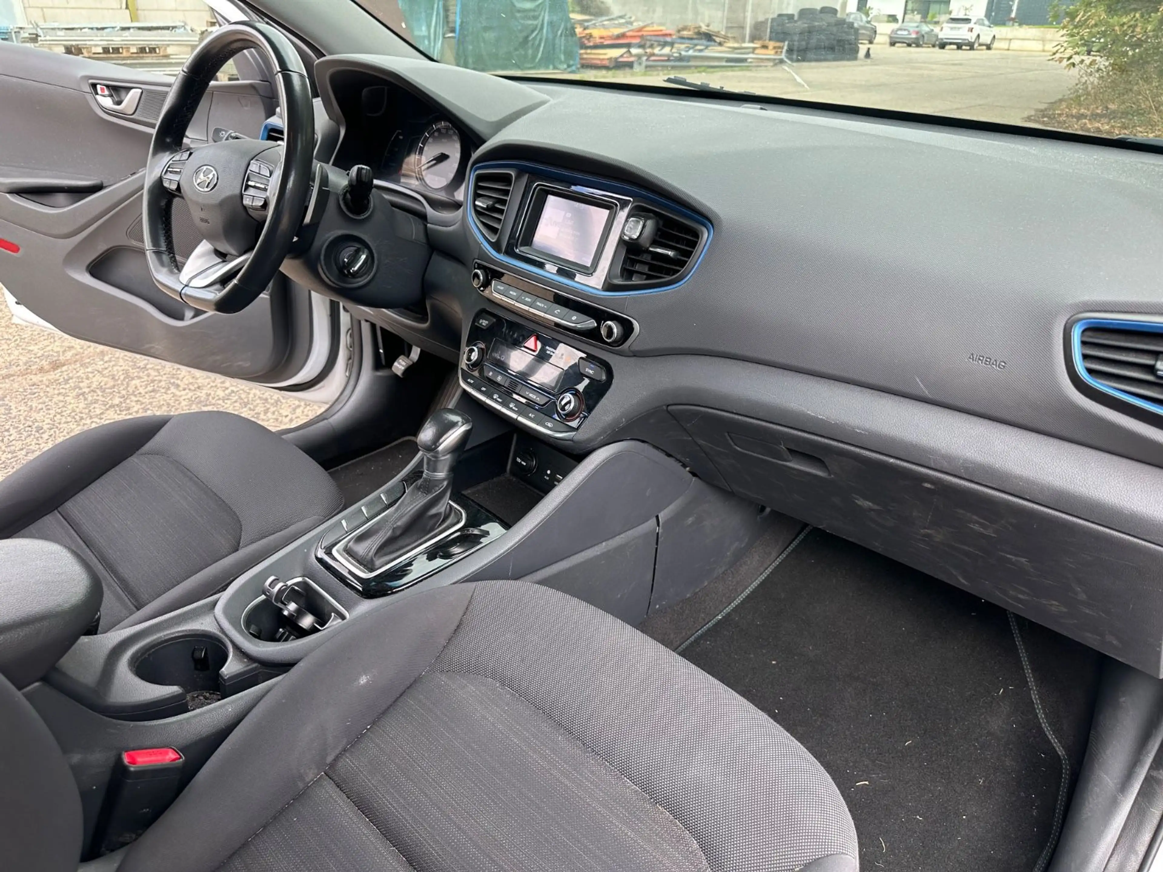 Hyundai IONIQ Ioniq Trend Hybrid — photo 13