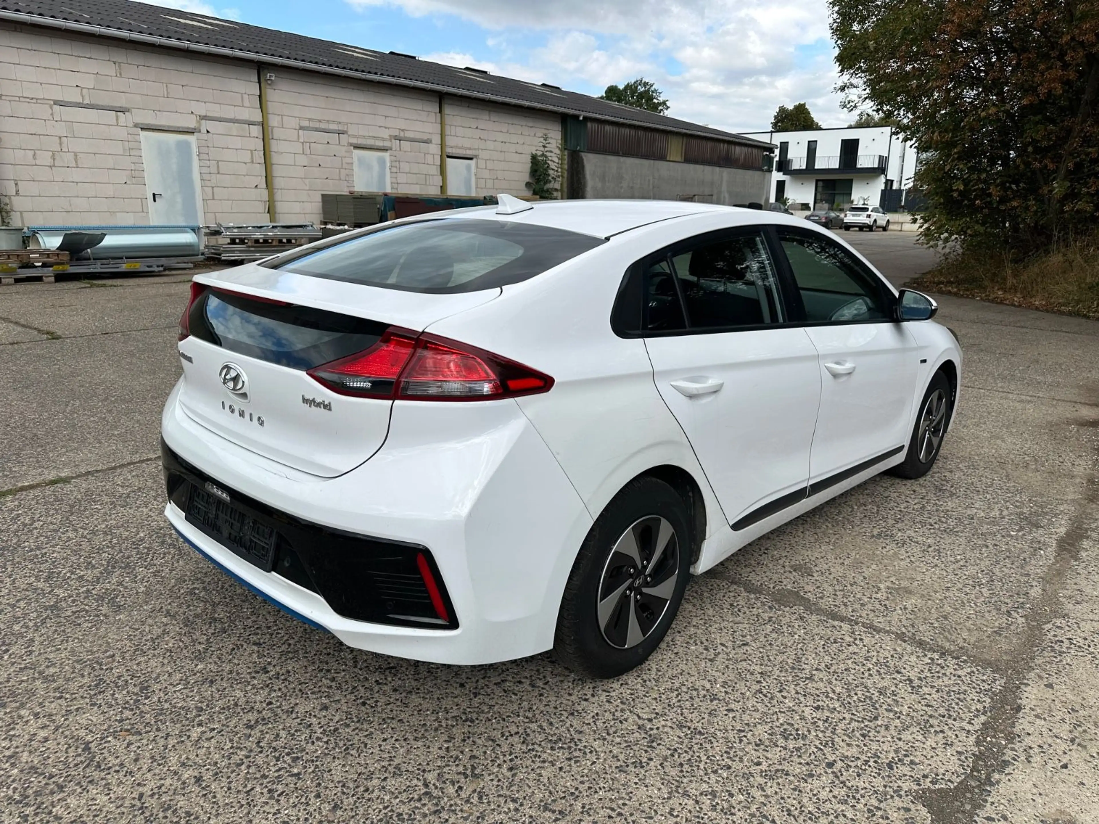 Hyundai IONIQ Ioniq Trend Hybrid — photo 9