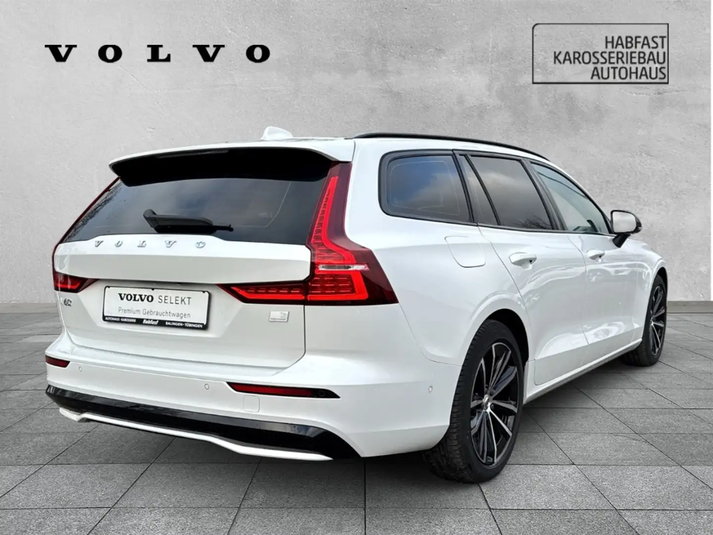 Volvo V60 Kombi Plus Dark Recharge Plug-In Hybrid AWD StandH Weiß - 2