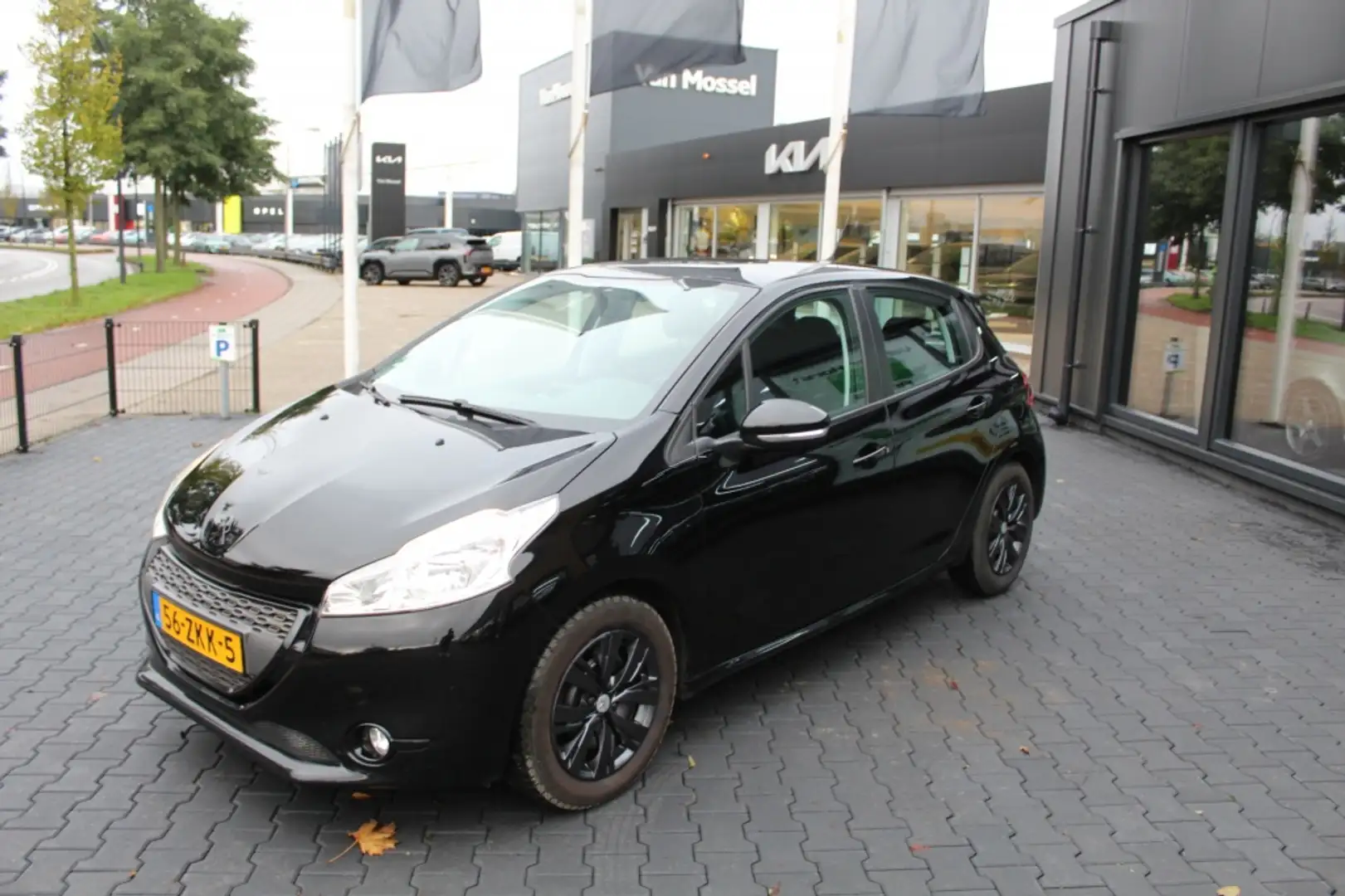 Peugeot 208 1.2 VTi Blue Lease Noir - 2