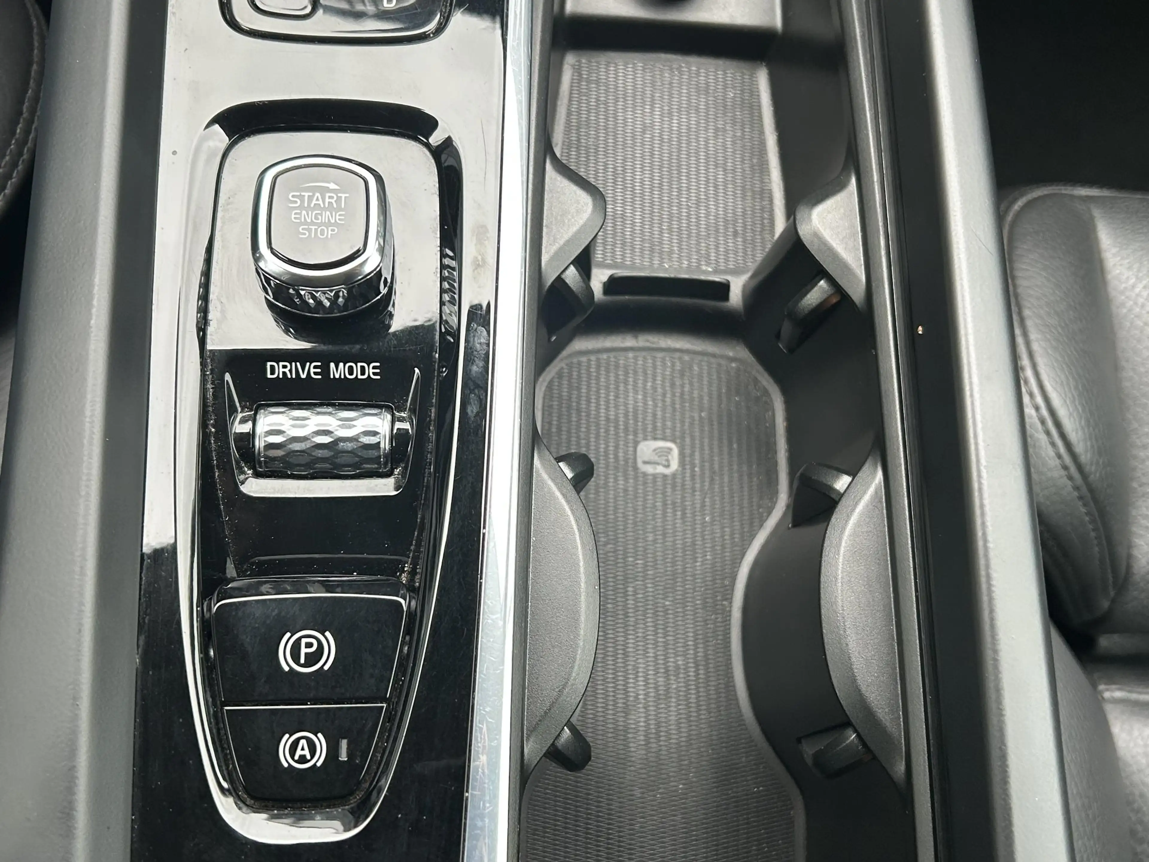 Volvo XC60 2.0 B5 Inscription | Navigatie | Camera | Cruise C — photo 32
