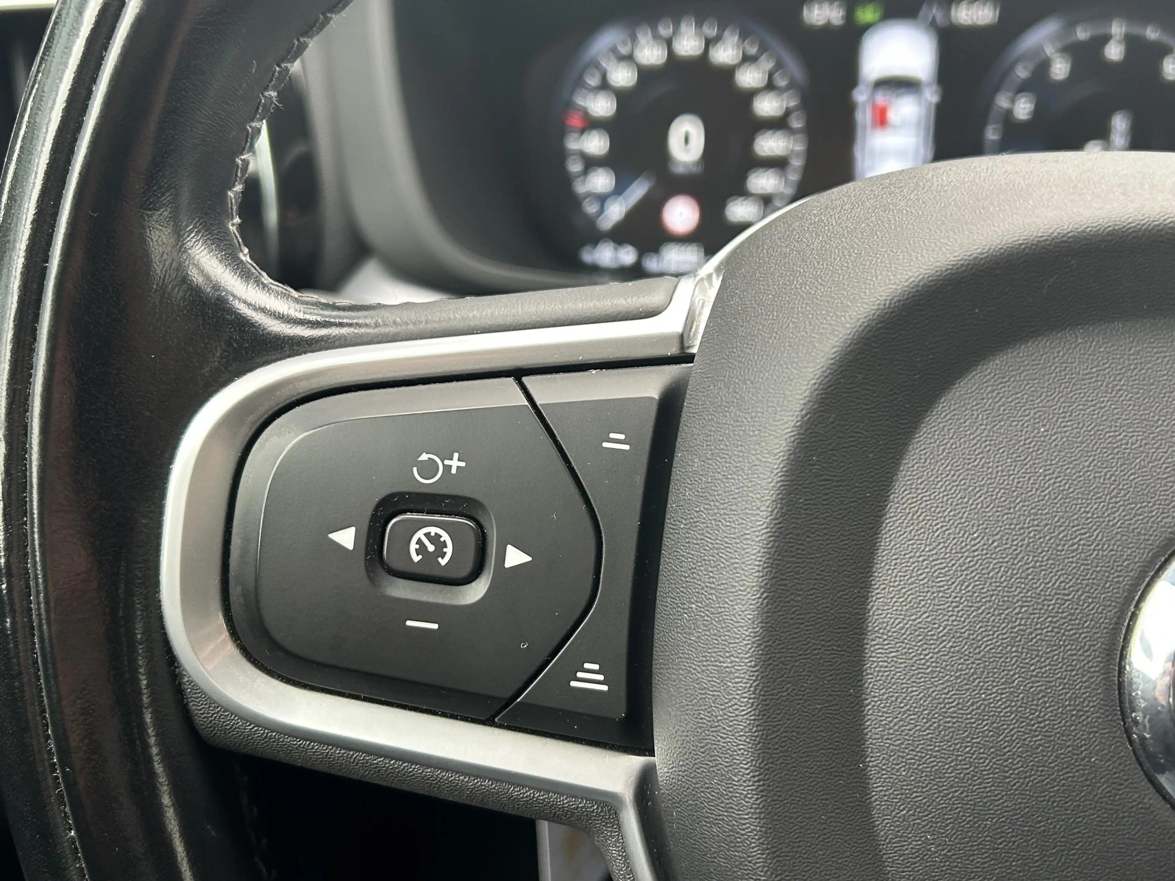 Volvo XC60 2.0 B5 Inscription | Navigatie | Camera | Cruise C — photo 19
