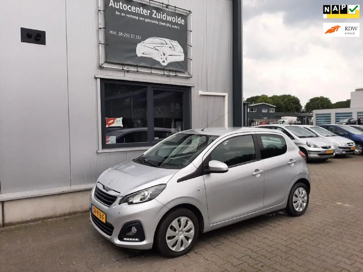 Peugeot 108 1.0 e-VTi Active airco ele pakket apk 4-2027 Grau - 1