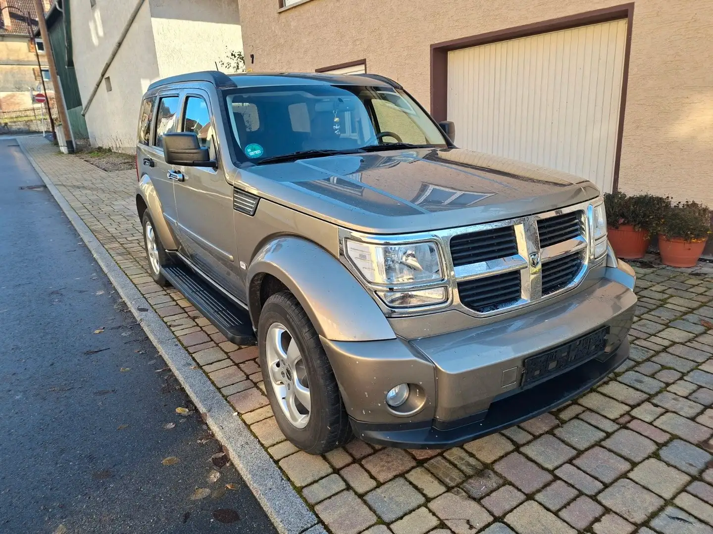 Dodge Nitro SXT - 1
